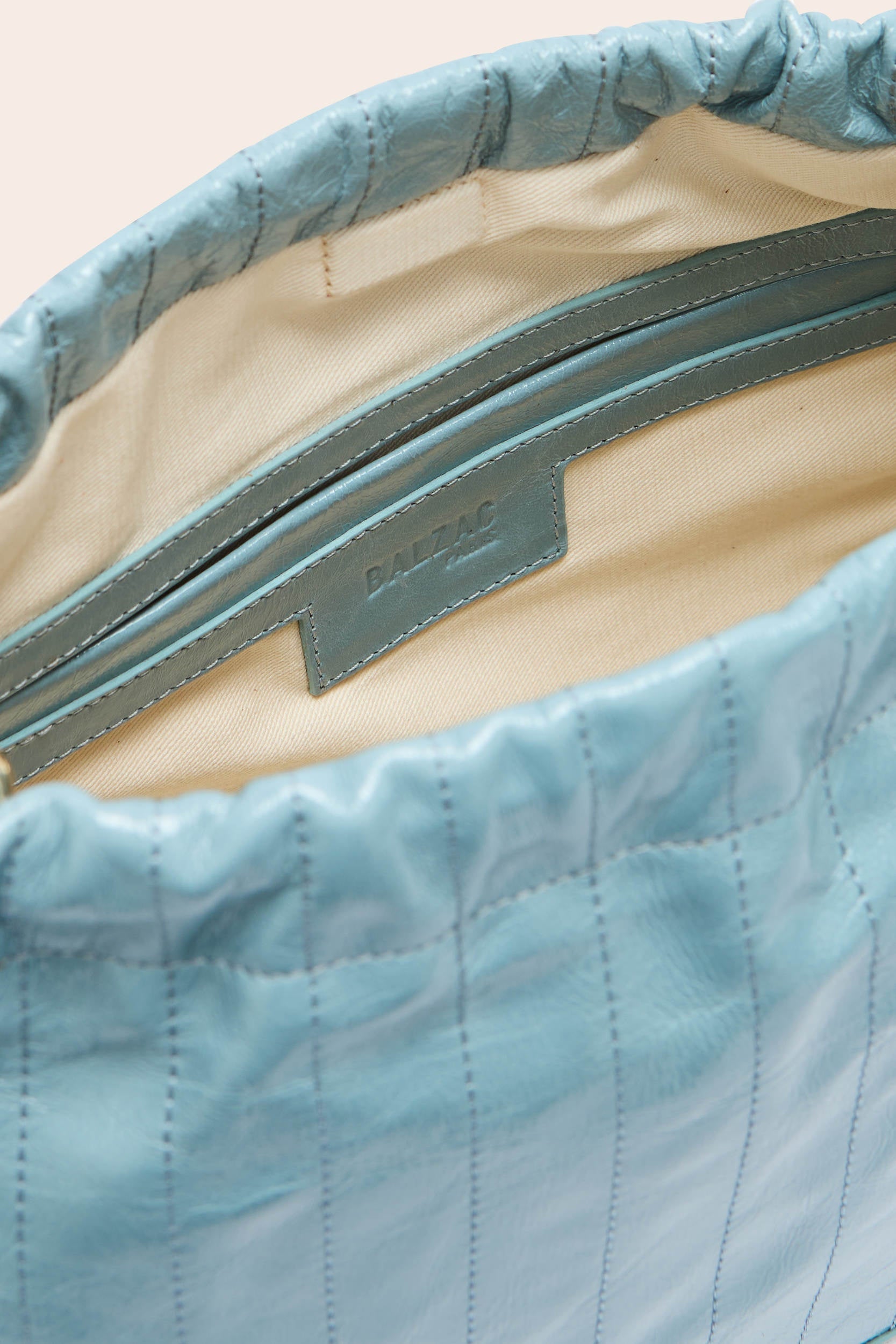 Sac Amaïa vernis froissé bleu piscine