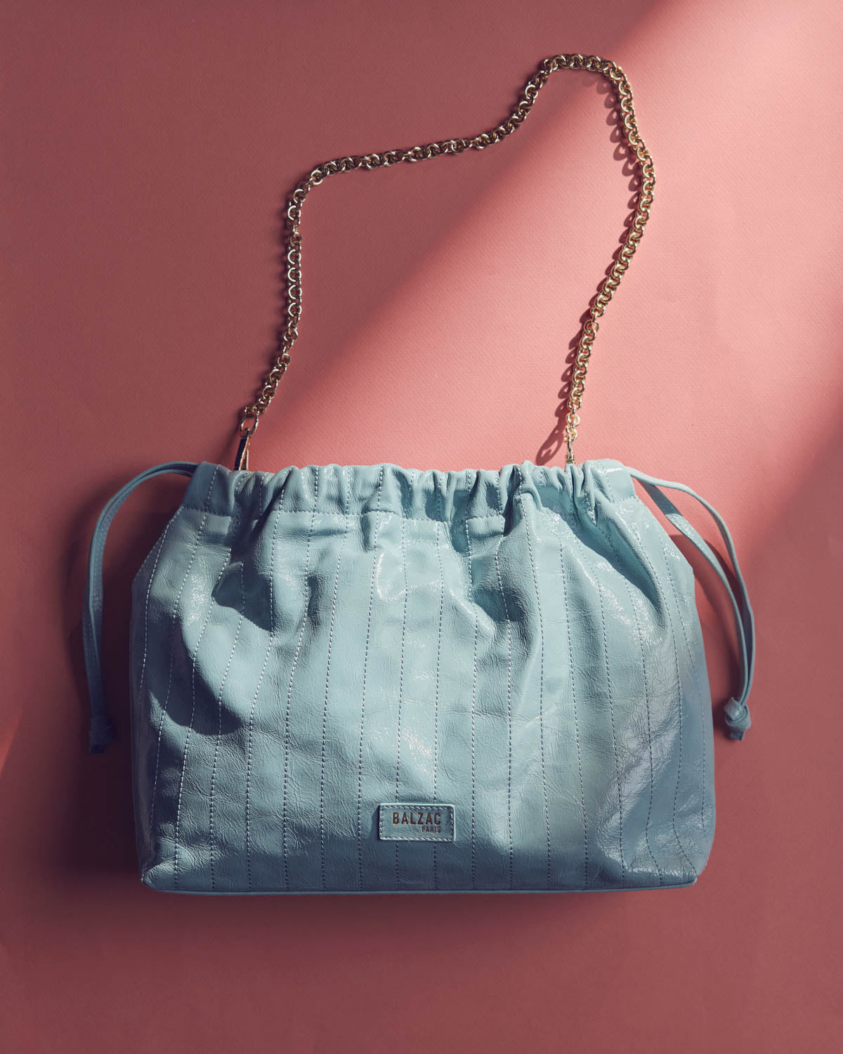 Sac Amaïa vernis froissé bleu piscine