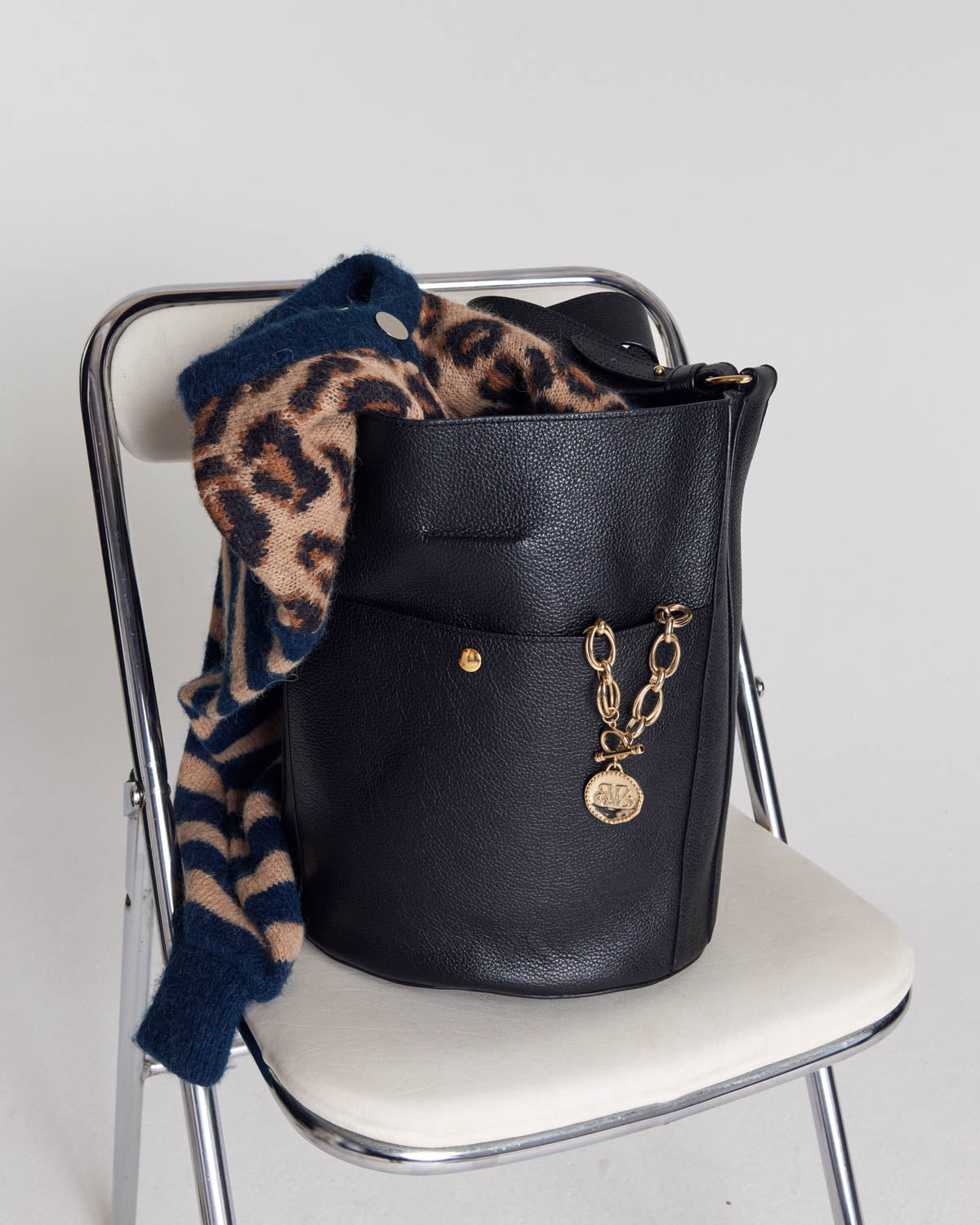 Sac Sofia grainé noir intérieur marine